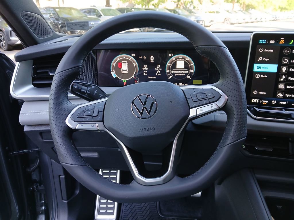 New 2026 Volkswagen Tiguan SE R-Line AWD/4WD image 14