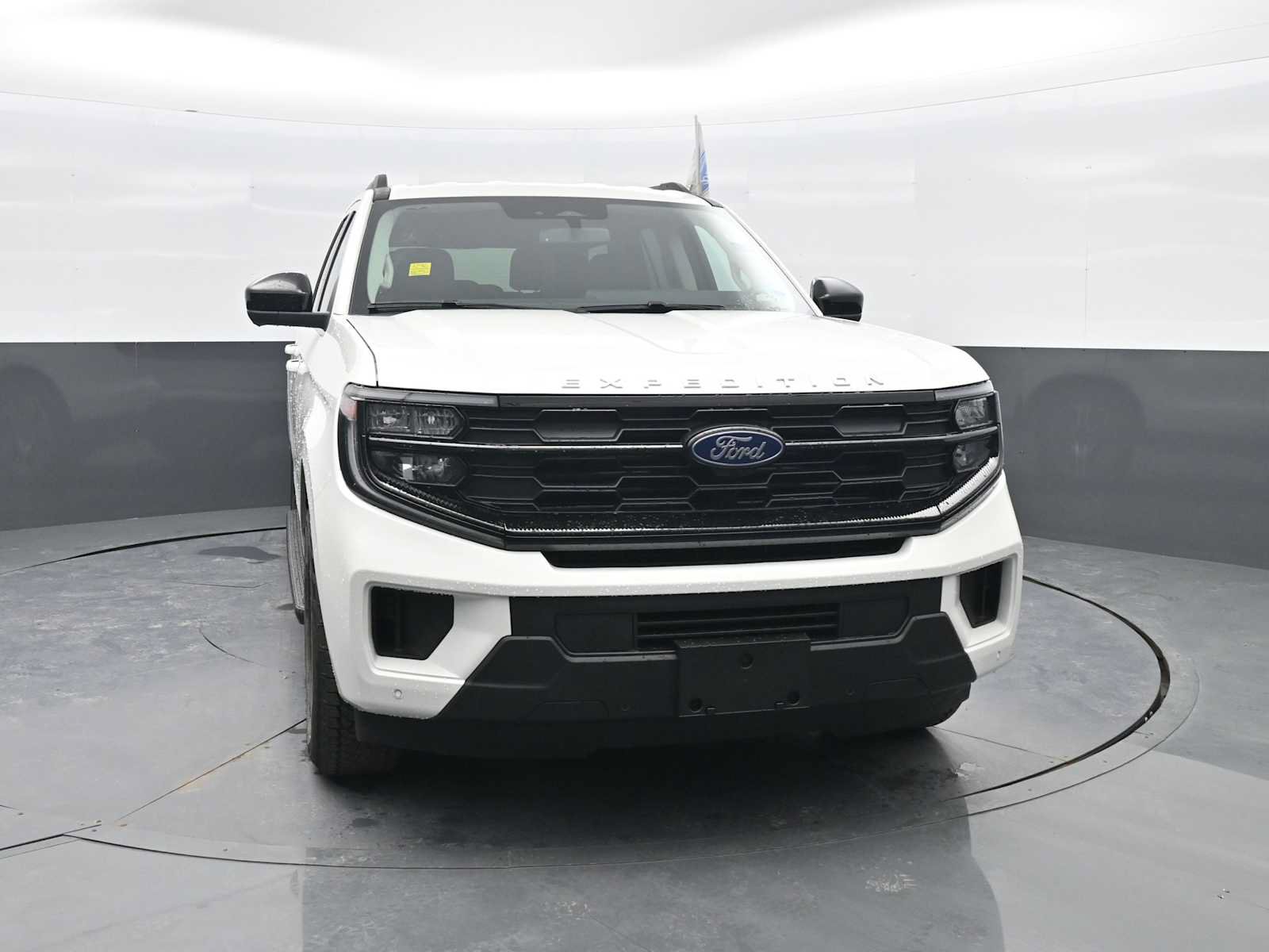 New 2026 Ford Expedition Active AWD/4WD image 2