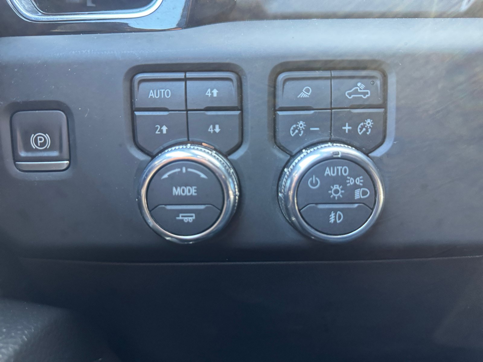 Used 2022 GMC Sierra 1500 Denali w/ Denali Carbonpro Edition AWD/4WD image 25
