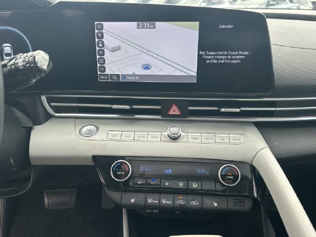 Certified 2024 Hyundai Elantra Limited FWD image 18