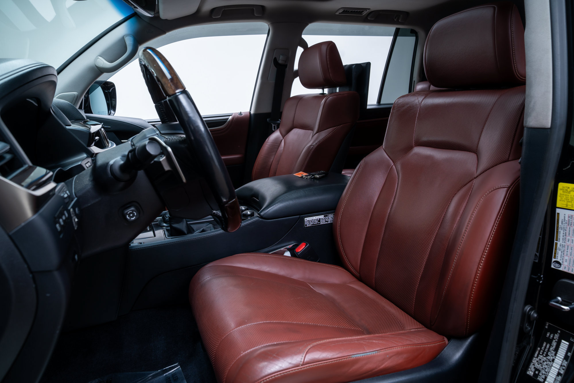 Used 2016 Lexus LX 570 4WD w/ Luxury Package image 20