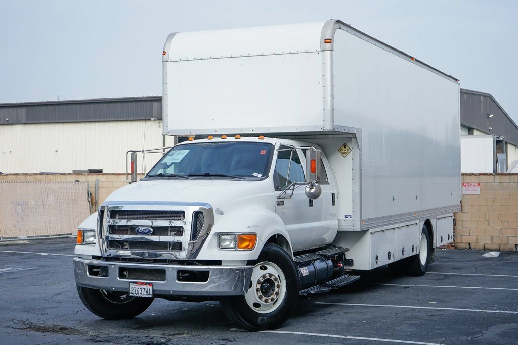 Used 2015 Ford F650 2WD Crew Cab Super Duty image 4
