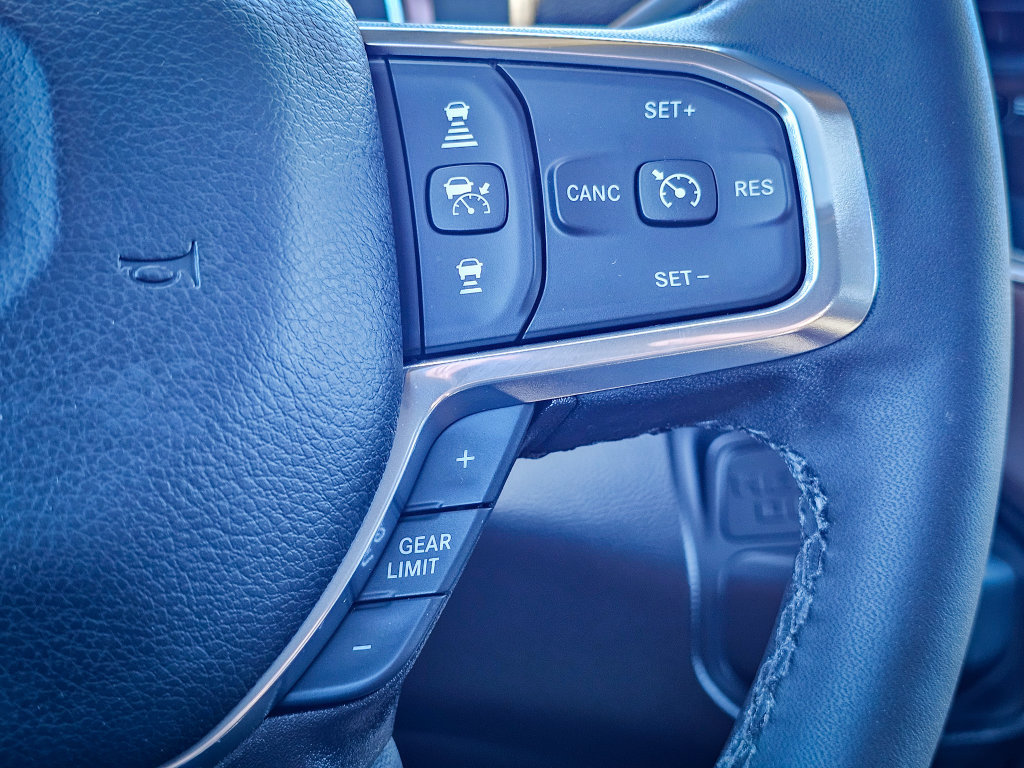 Used 2025 RAM 2500 Laramie AWD/4WD image 27