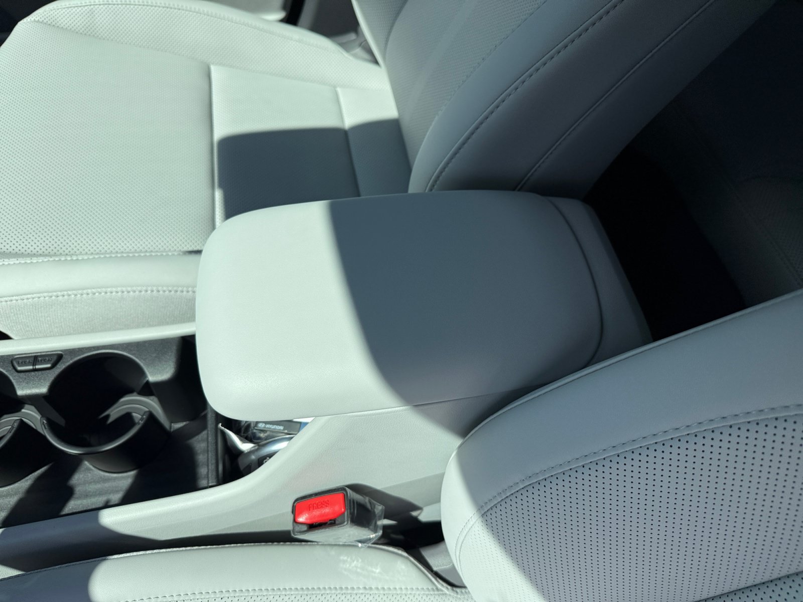 New 2026 Hyundai Kona Limited FWD image 14