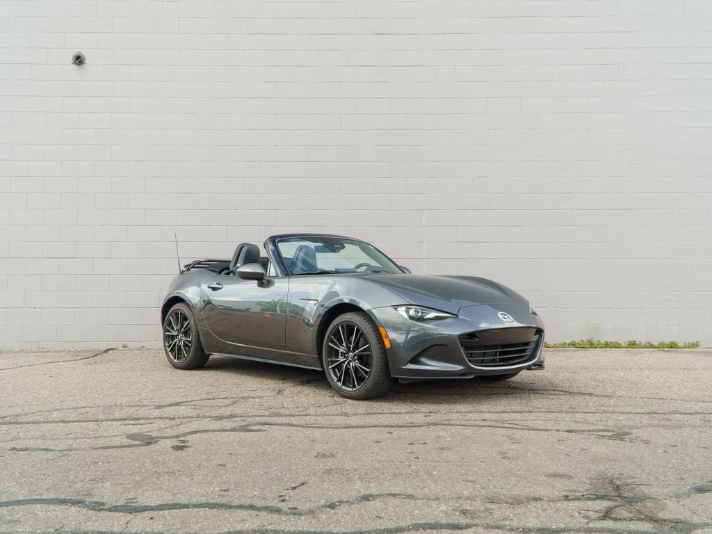 Used 2024 MAZDA MX-5 Miata Grand Touring w/ Weather Package RWD image 9