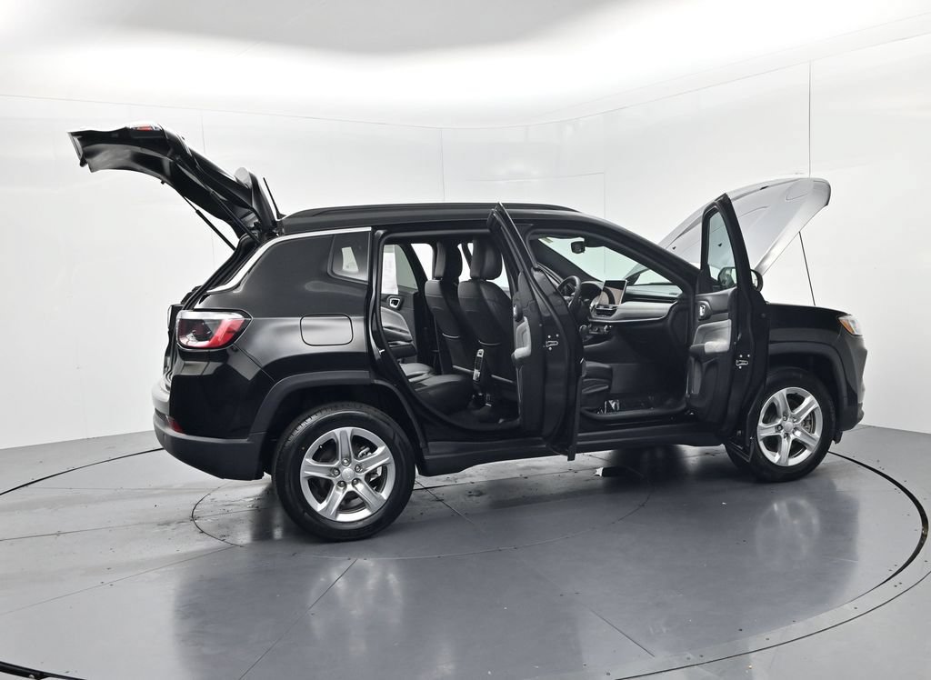 Used 2024 Jeep Compass Latitude AWD/4WD image 56