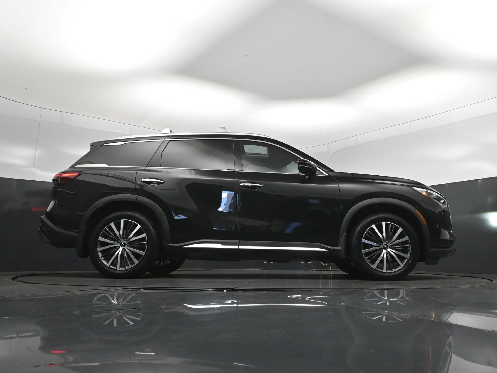 Certified 2023 INFINITI QX60 Sensory w/ Vision Package AWD/4WD image 44