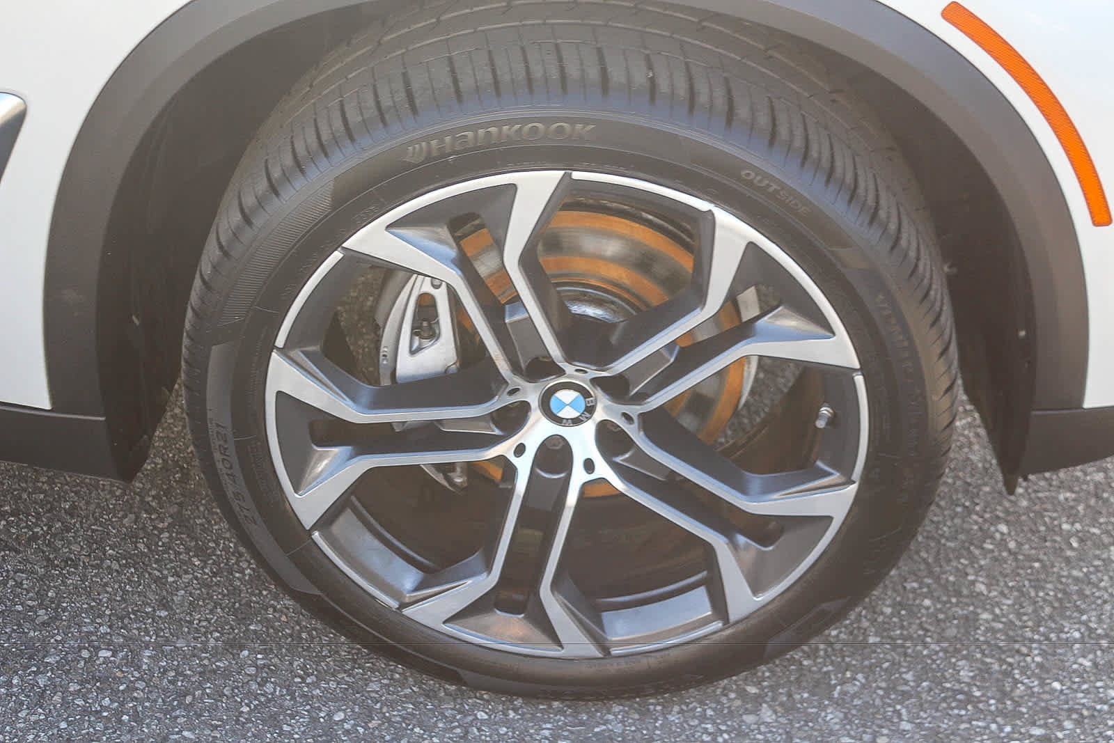 Used 2024 BMW X5 xDrive40i w/ Premium Package AWD/4WD image 9