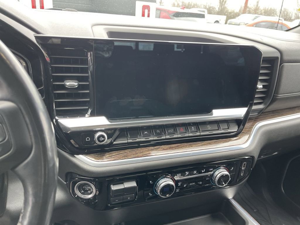 Used 2022 GMC Sierra 1500 Elevation w/ Preferred Package image 7