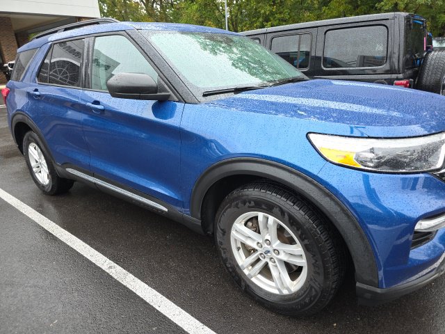 Used 2020 Ford Explorer XLT w/ Equipment Group 202A AWD/4WD image 3
