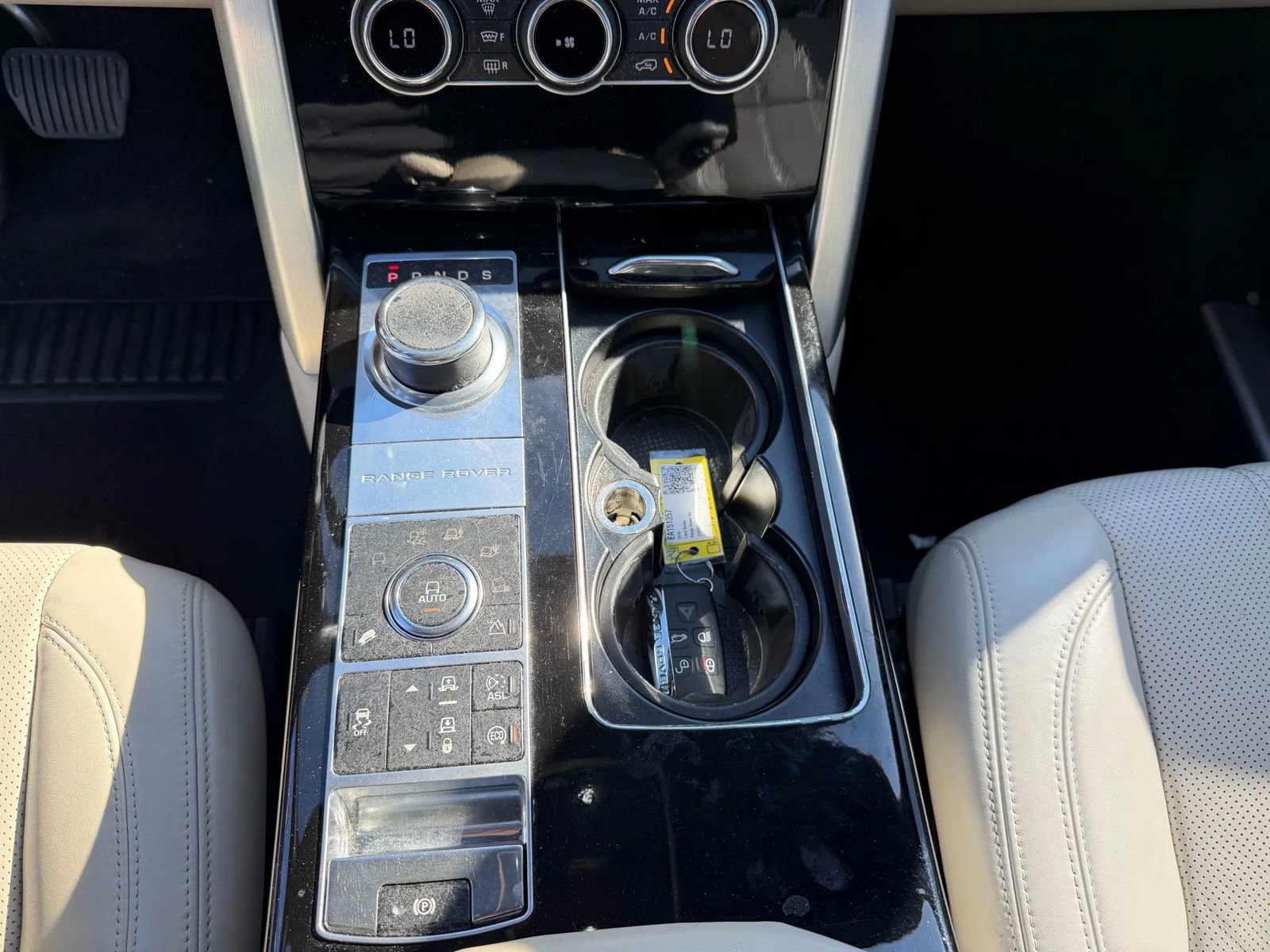 Used 2014 Land Rover Range Rover HSE AWD/4WD image 26