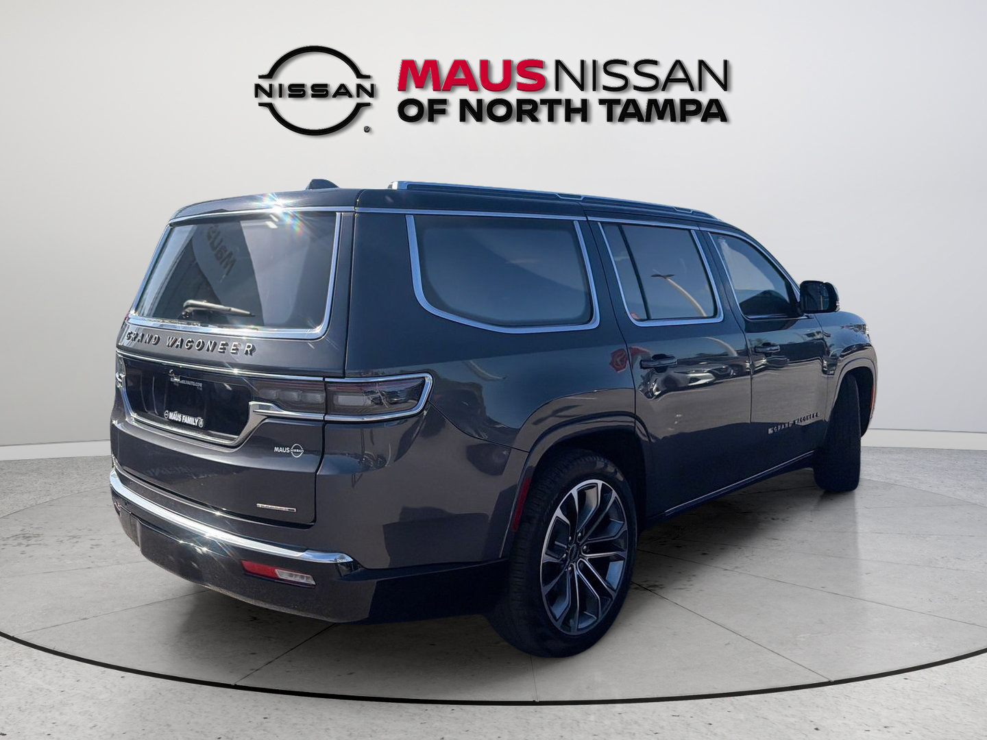 Used 2024 Jeep Grand Wagoneer Series III AWD/4WD image 7