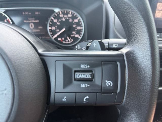 Used 2024 Nissan Rogue S AWD/4WD image 17