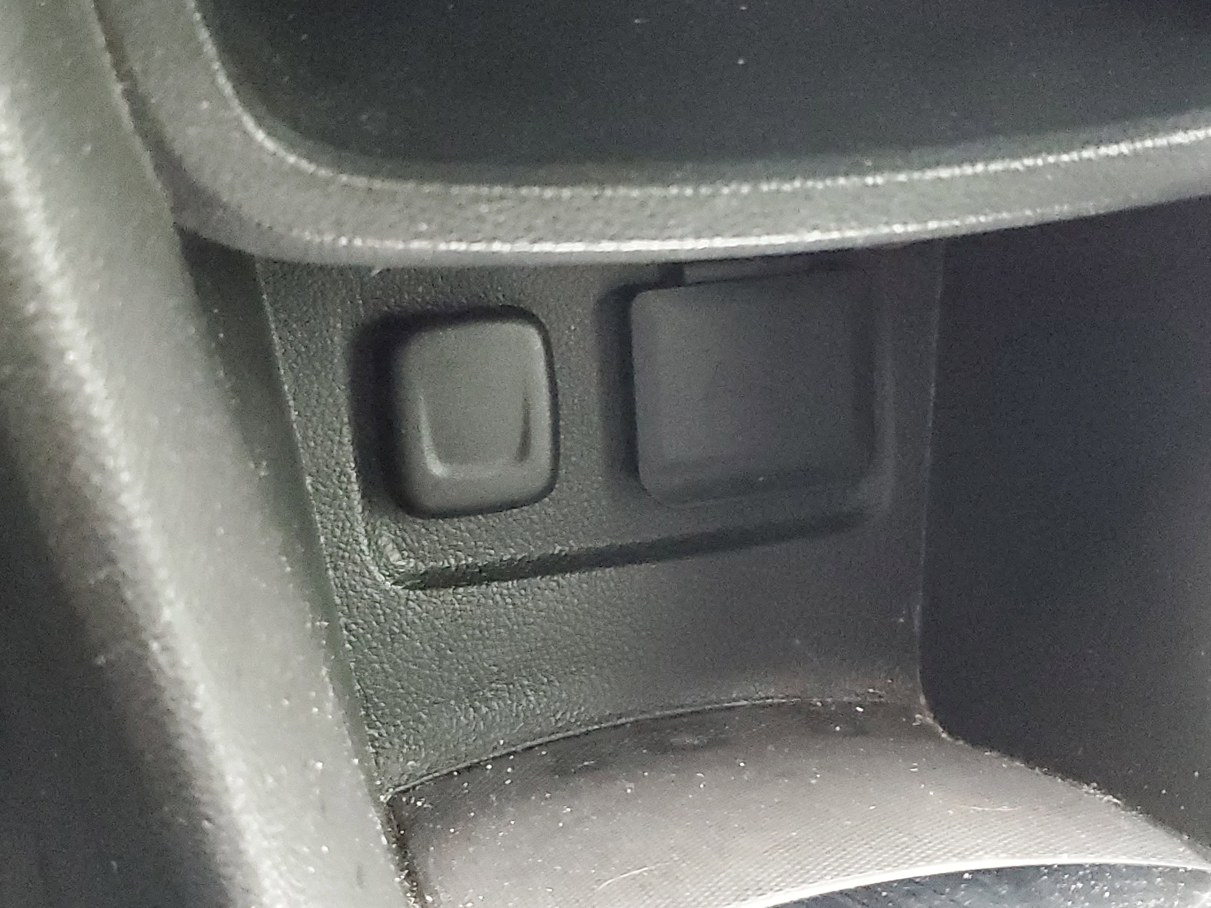 Used 2015 Buick Encore Leather image 29