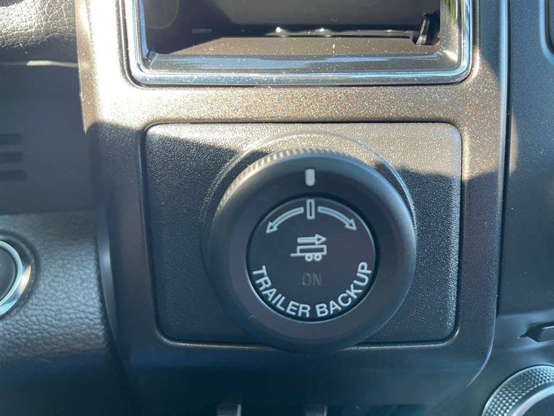 Used 2018 Ford Expedition Limited w/ Equipment Group 302A AWD/4WD image 38
