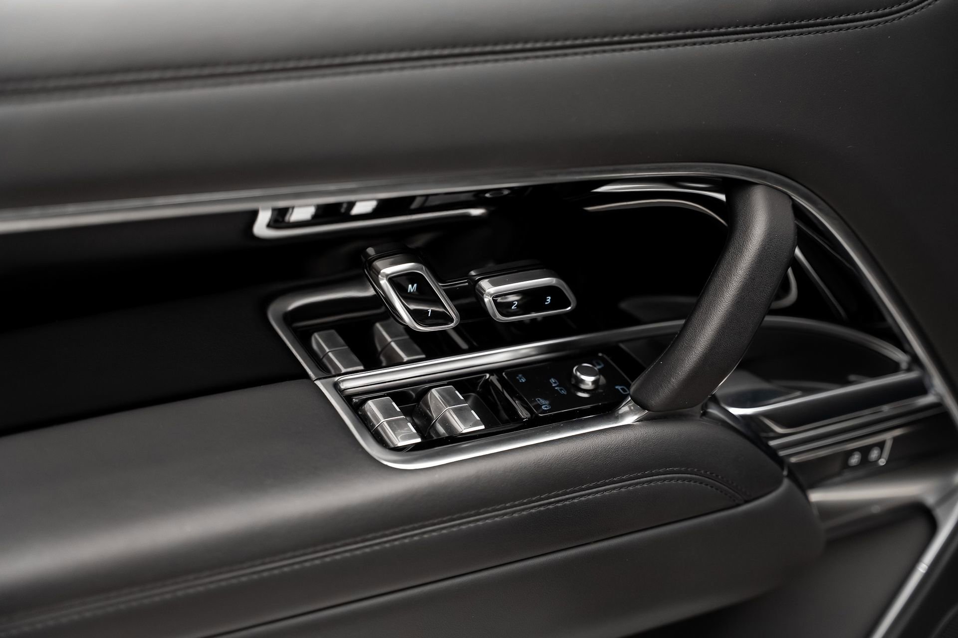 Used 2023 Land Rover Range Rover SE image 52