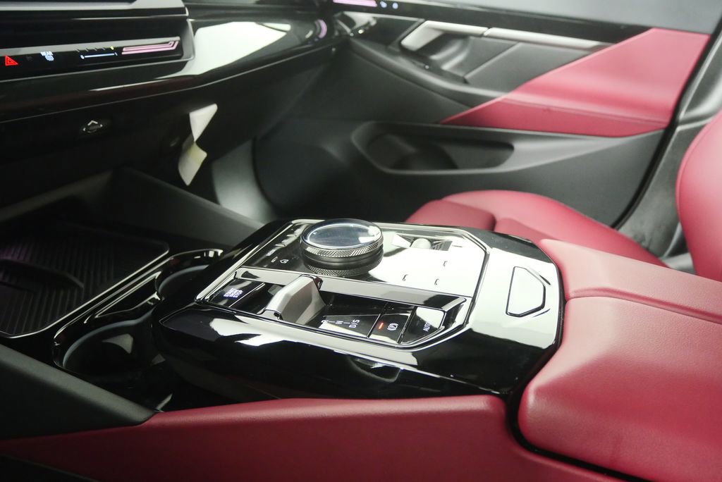 Certified 2025 BMW 530i image 24