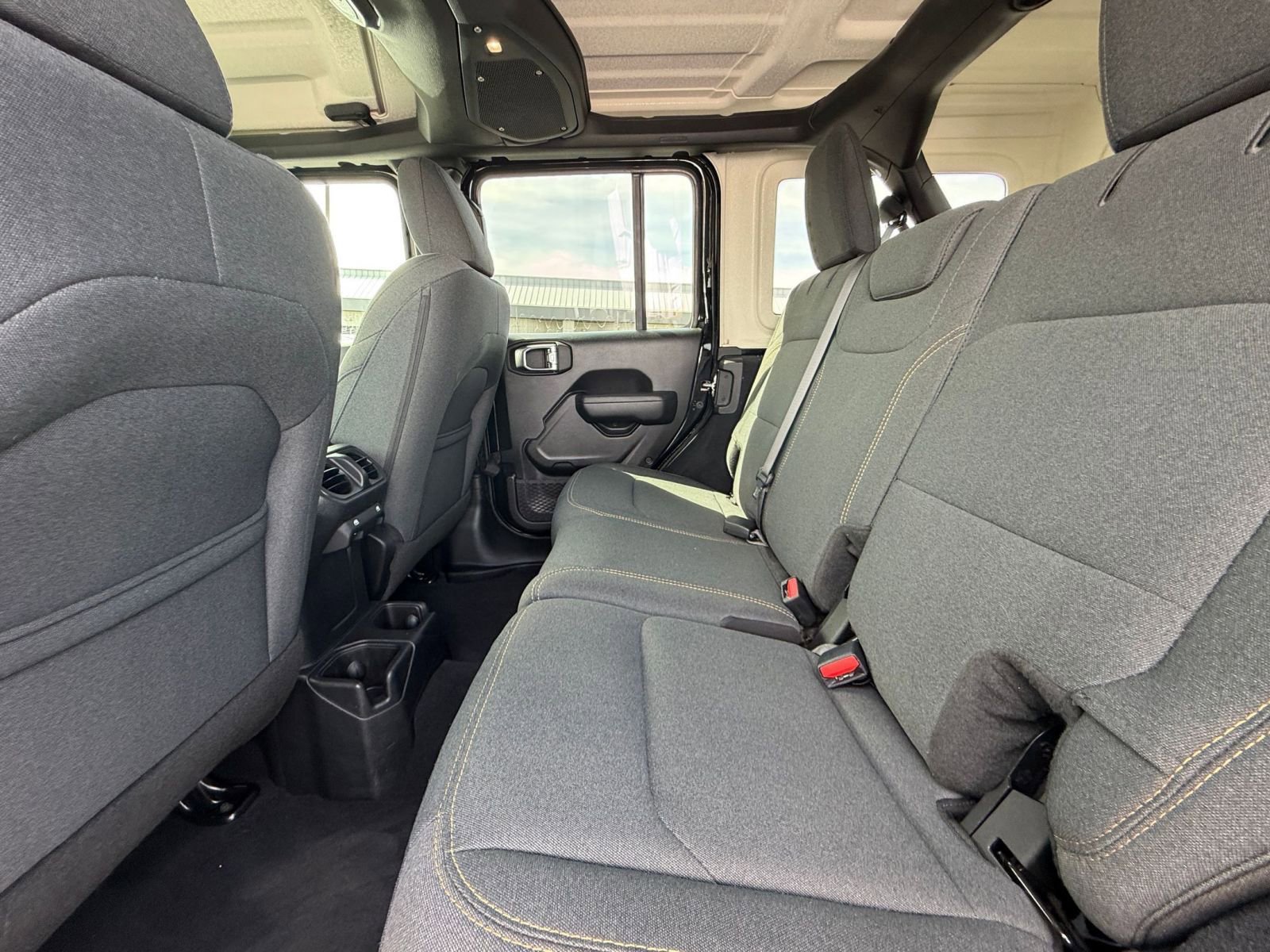 Used 2025 Jeep Wrangler Sport S image 24