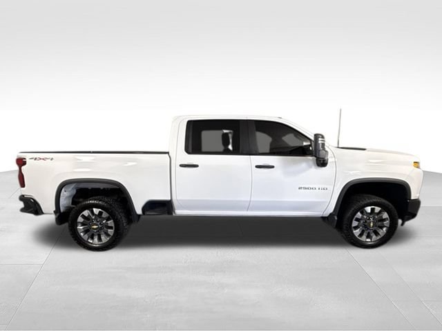 Used 2022 Chevrolet Silverado 2500 Custom w/ Custom Convenience Package AWD/4WD image 11