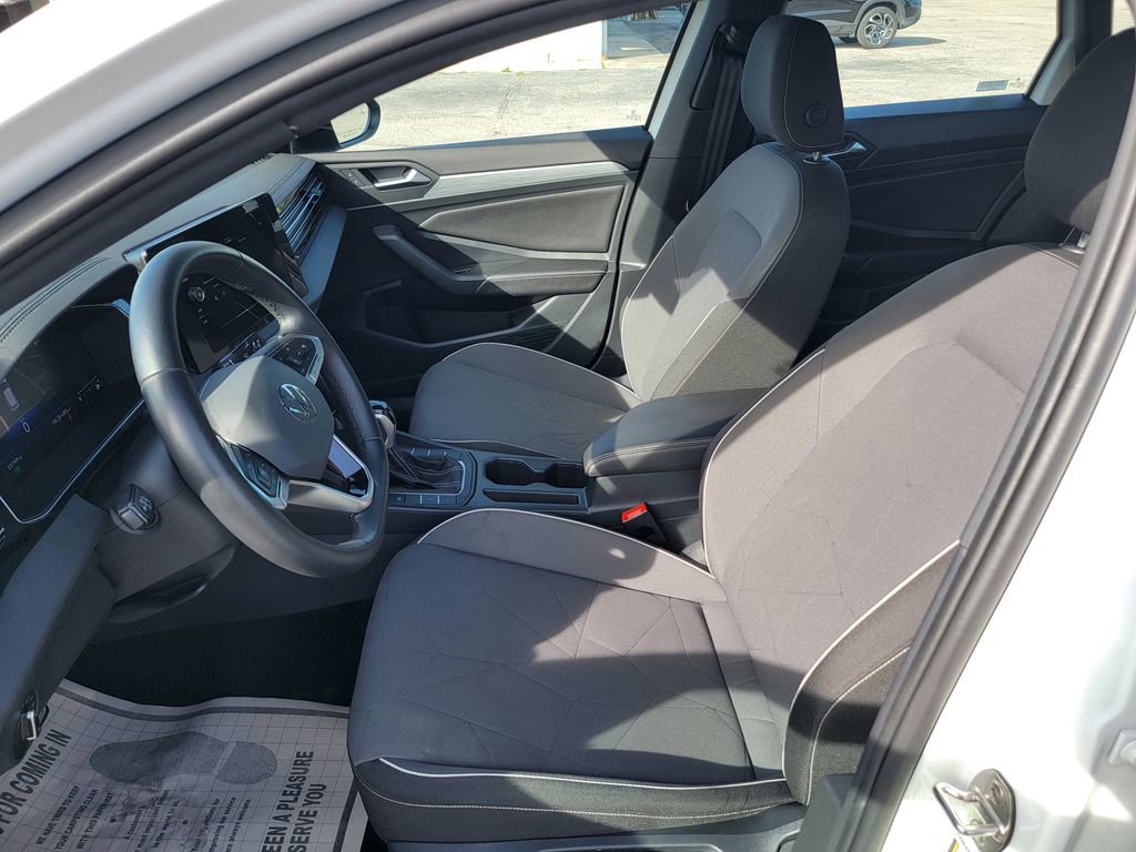 Used 2025 Volkswagen Jetta Sport FWD image 19