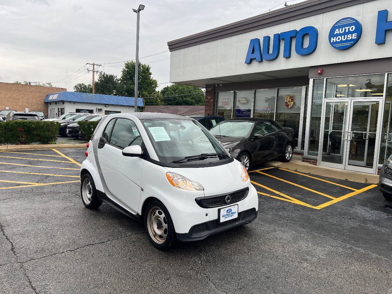 Used 2015 smart fortwo pure RWD image 3