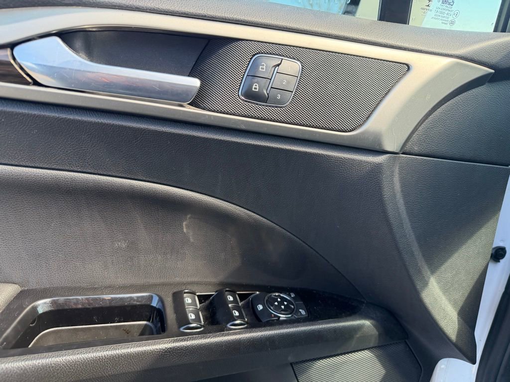 Used 2014 Ford Fusion SE w/ Equipment Group 202A image 8