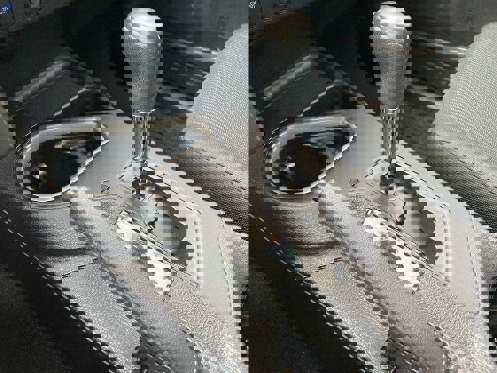 Used 2018 Toyota RAV4 LE image 25