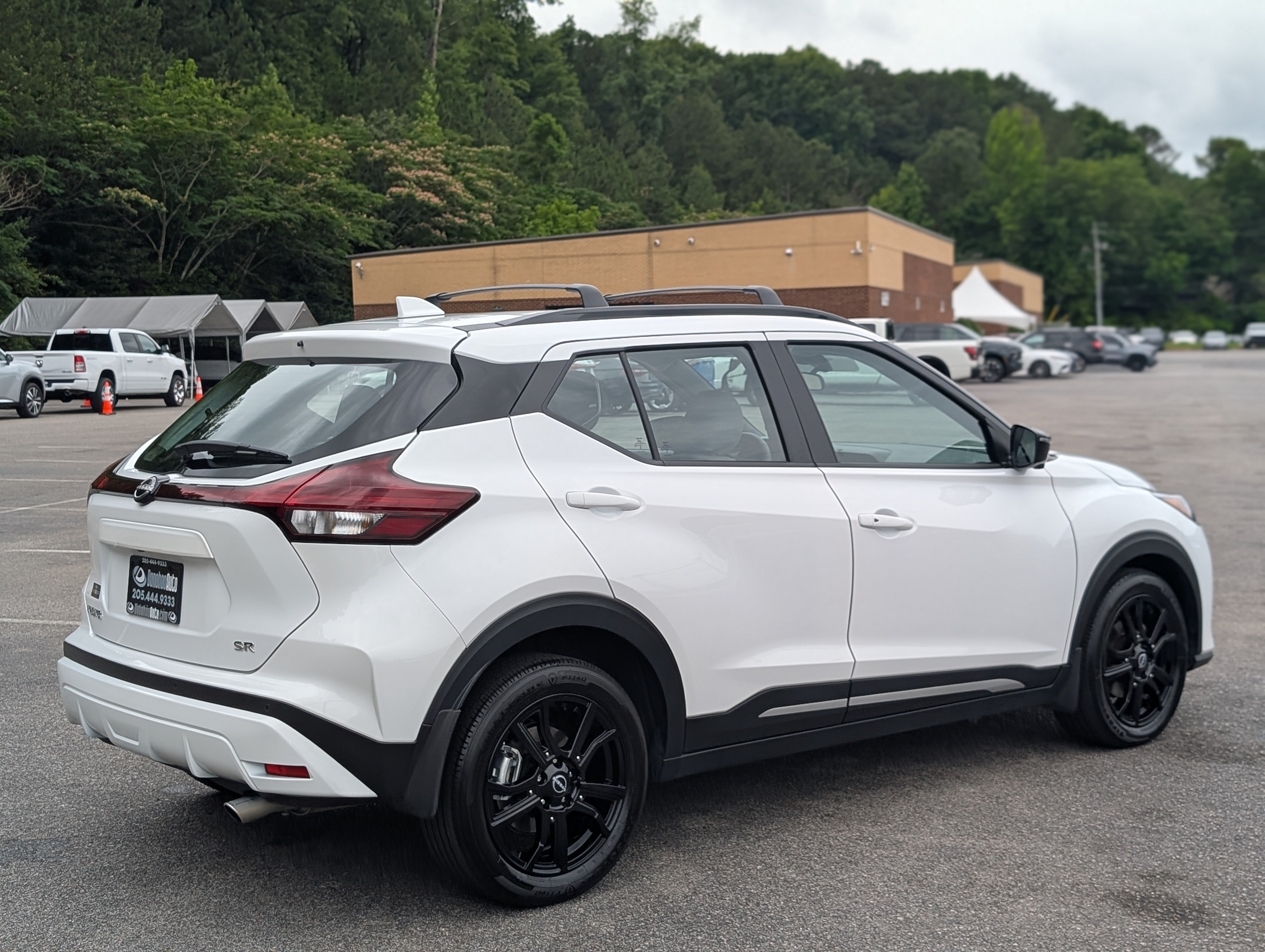 Used 2024 Nissan Kicks SR w/ SR Premium Package FWD image 9