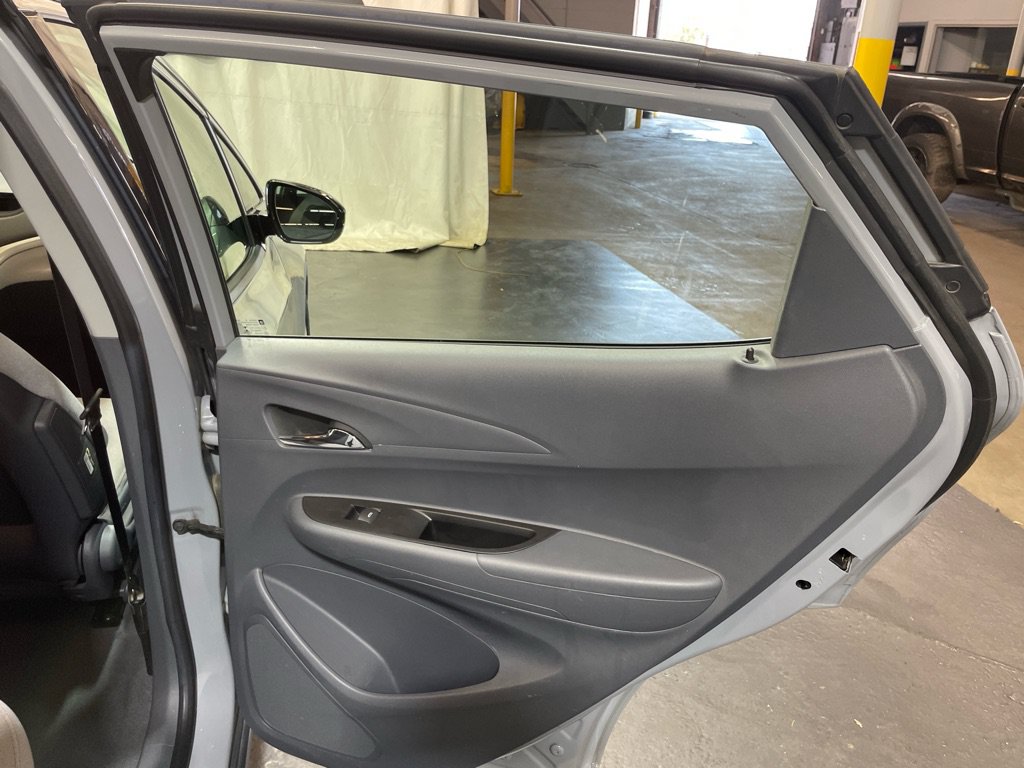 Used 2020 Chevrolet Bolt LT FWD image 31