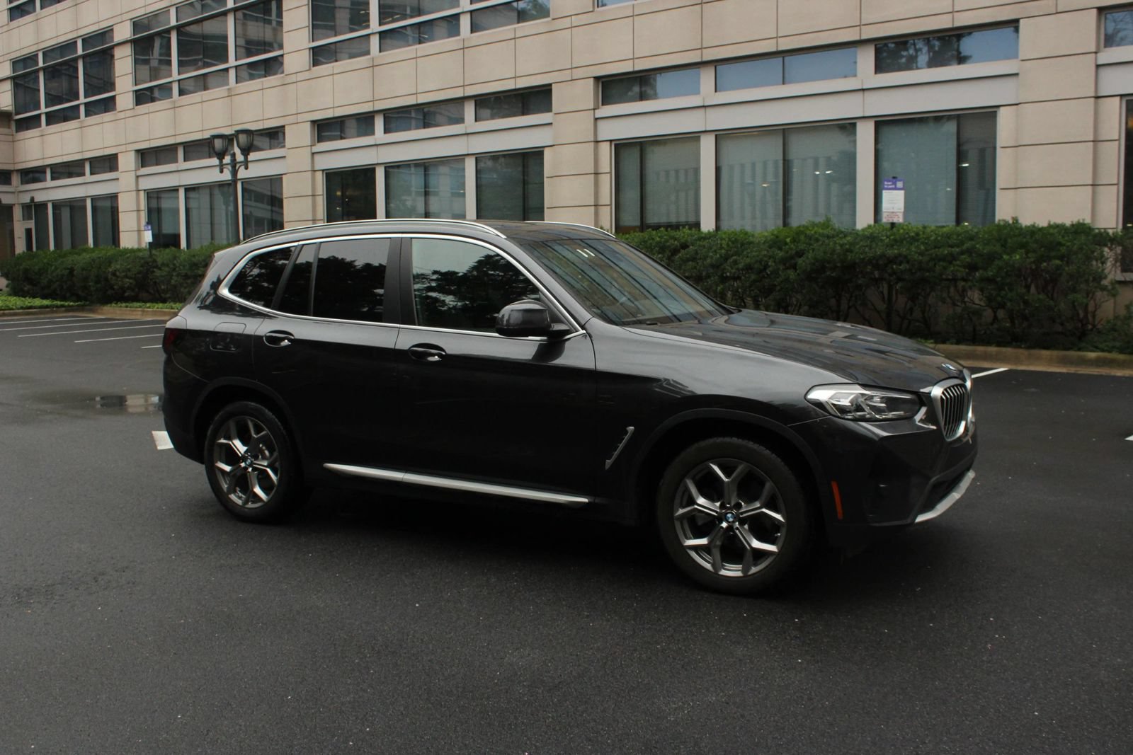 Used 2023 BMW X3 xDrive30i AWD/4WD image 2
