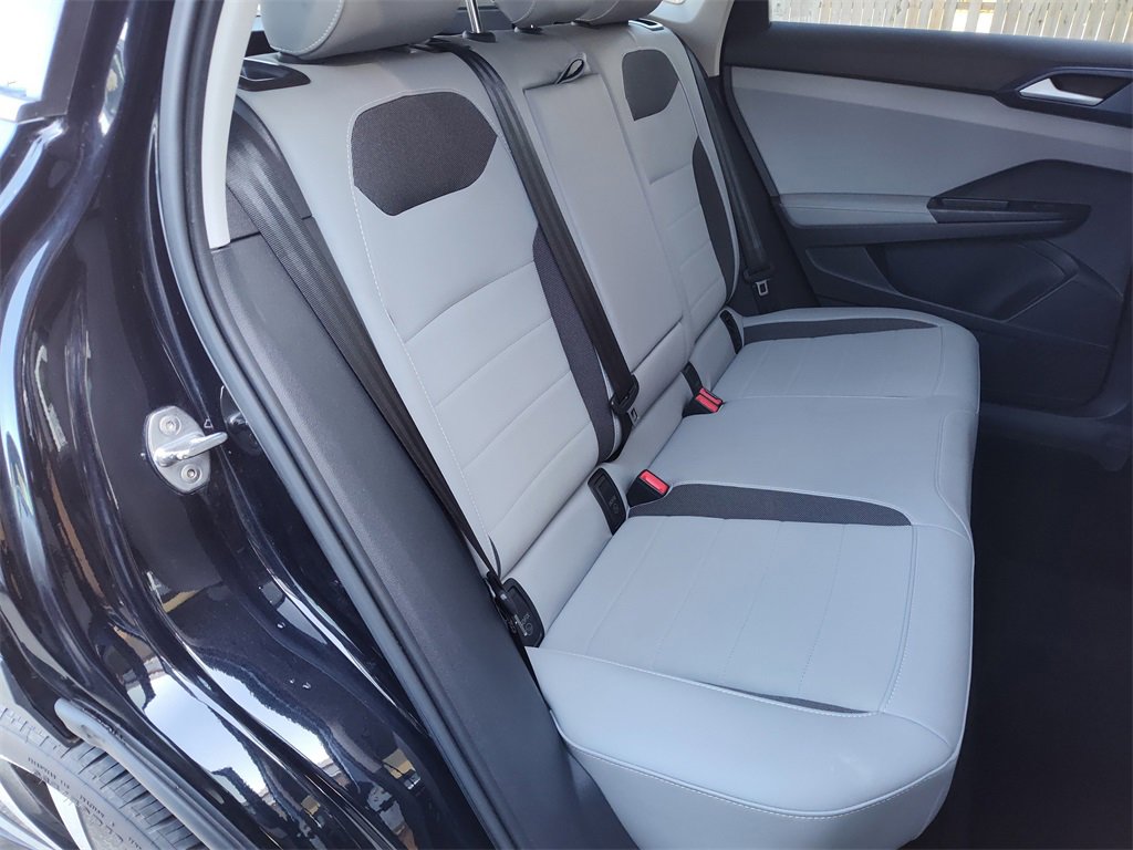 Used 2024 Volkswagen Taos SE image 33