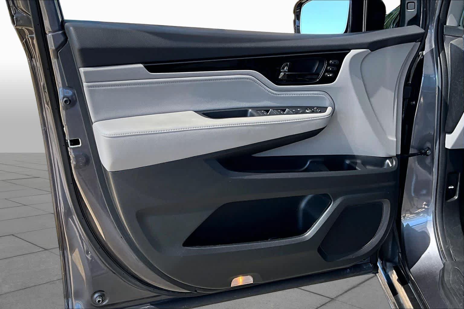 Used 2023 Honda Odyssey Elite image 22