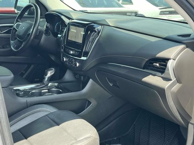Used 2021 Chevrolet Traverse RS w/ LPO, Floor Liner Package FWD image 26