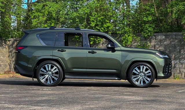 New 2026 Lexus LX 700h Luxury image 10