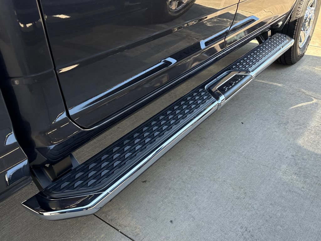 Used 2024 RAM 2500 Tradesman w/ Chrome Appearance Group AWD/4WD image 43