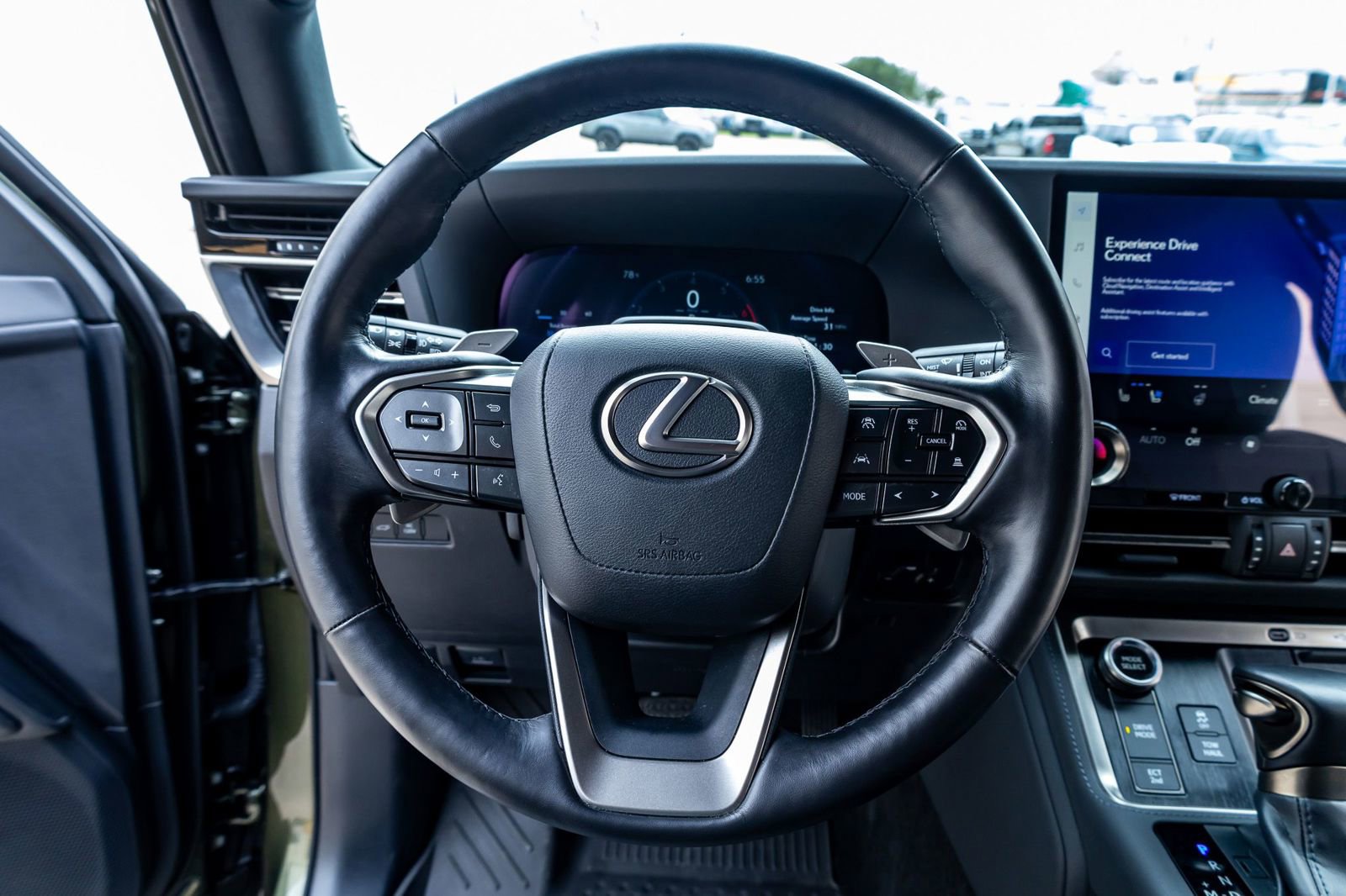 Used 2024 Lexus GX 550 w/ Accessory Package (2T) AWD/4WD image 19