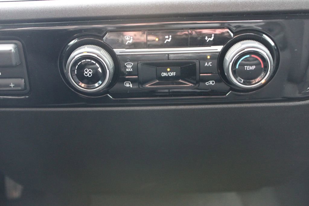 Used 2024 Chevrolet Silverado 2500 LT image 40