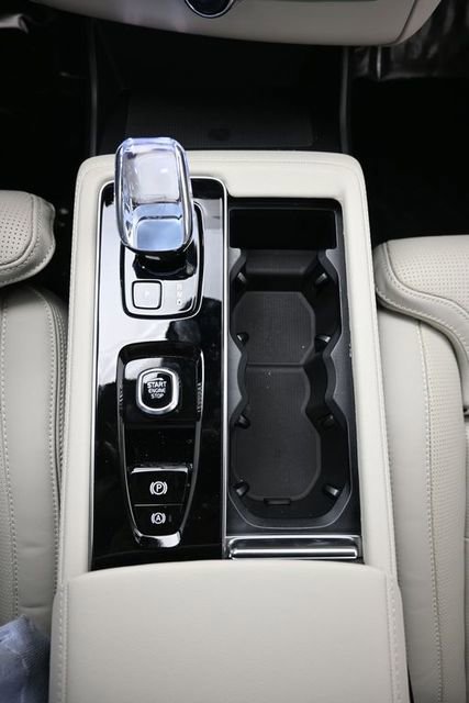 New 2026 Volvo XC90 B6 Ultra w/ Protection Package Premier AWD/4WD image 12