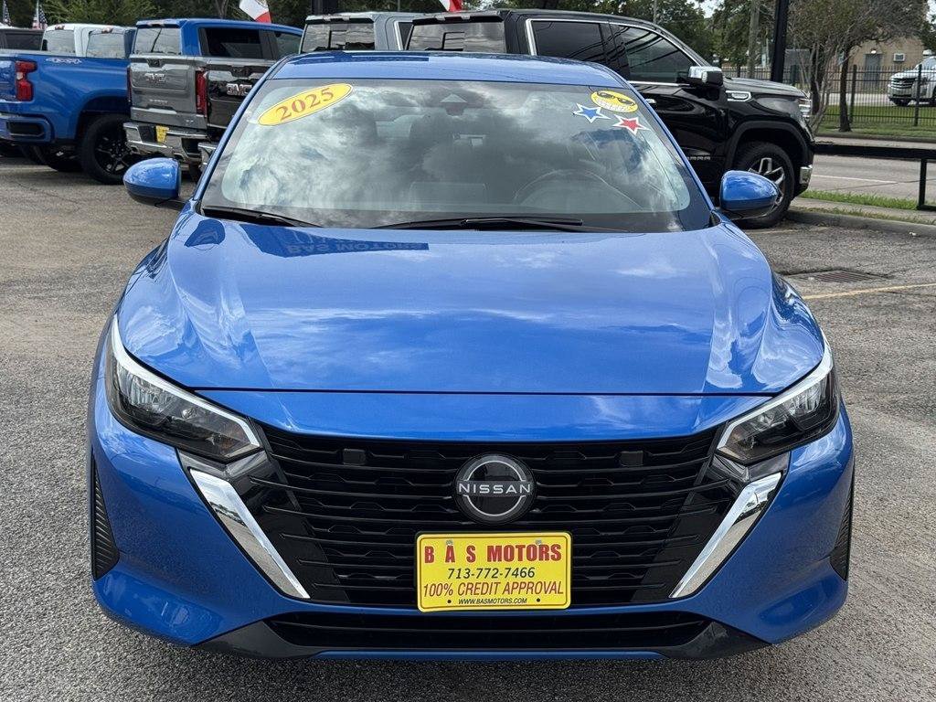 Used 2025 Nissan Sentra SV FWD image 2