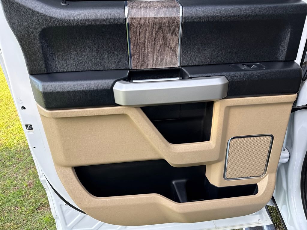 Used 2018 Ford F250 Lariat w/ Lariat Value Package RWD image 39