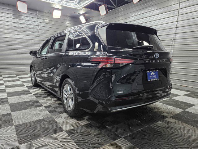 Used 2021 Toyota Sienna Limited AWD/4WD image 7