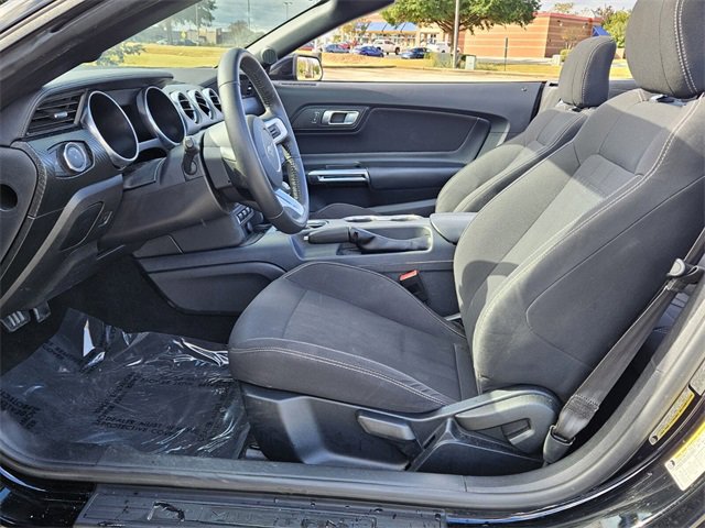 Used 2021 Ford Mustang Convertible image 5