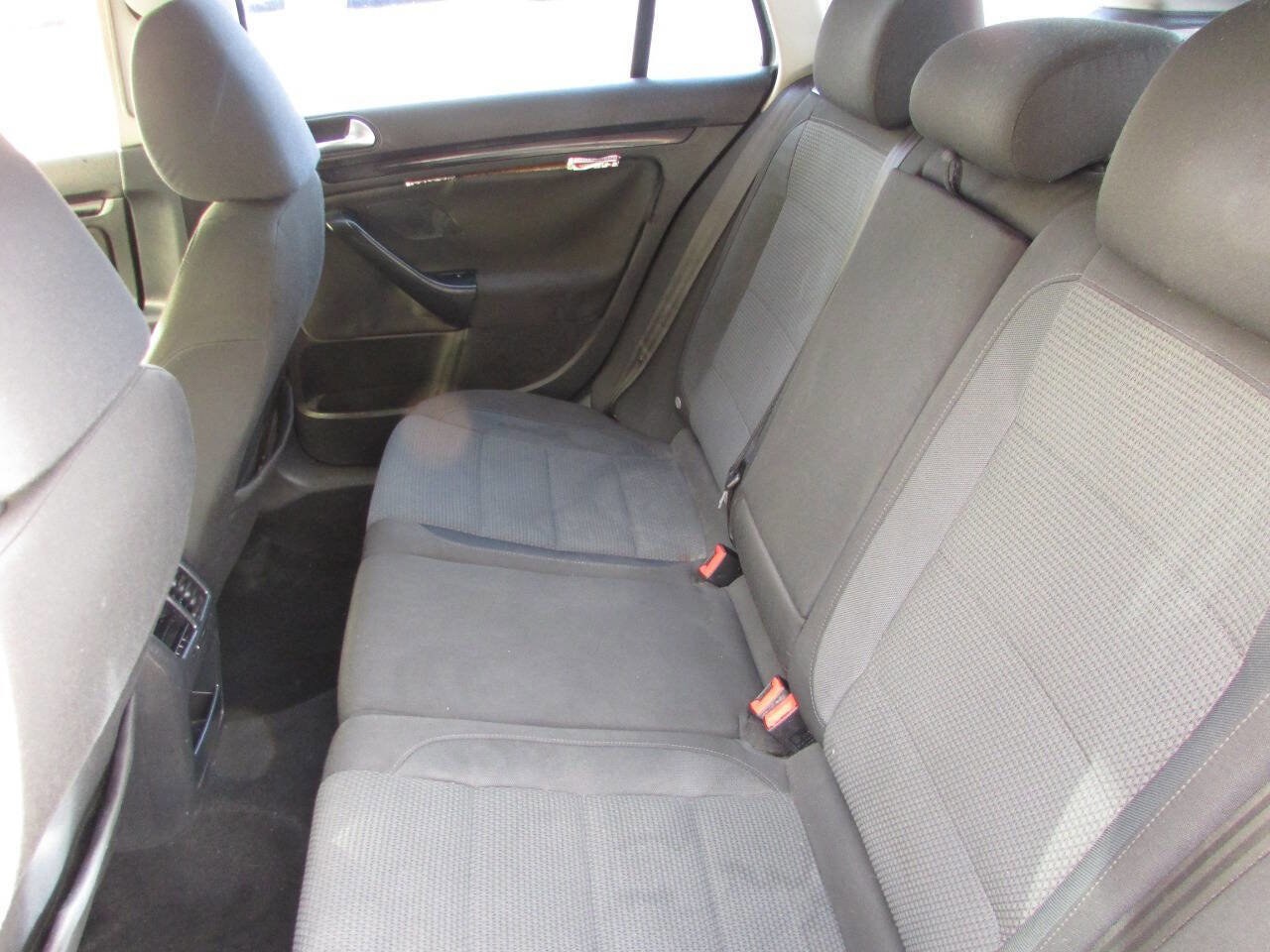 Used 2011 Volkswagen Jetta S FWD image 22