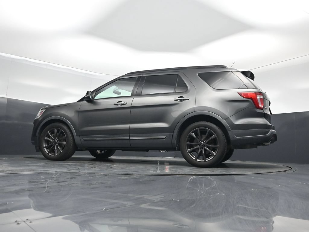 Used 2018 Ford Explorer XLT w/ Equipment Group 202A FWD image 51