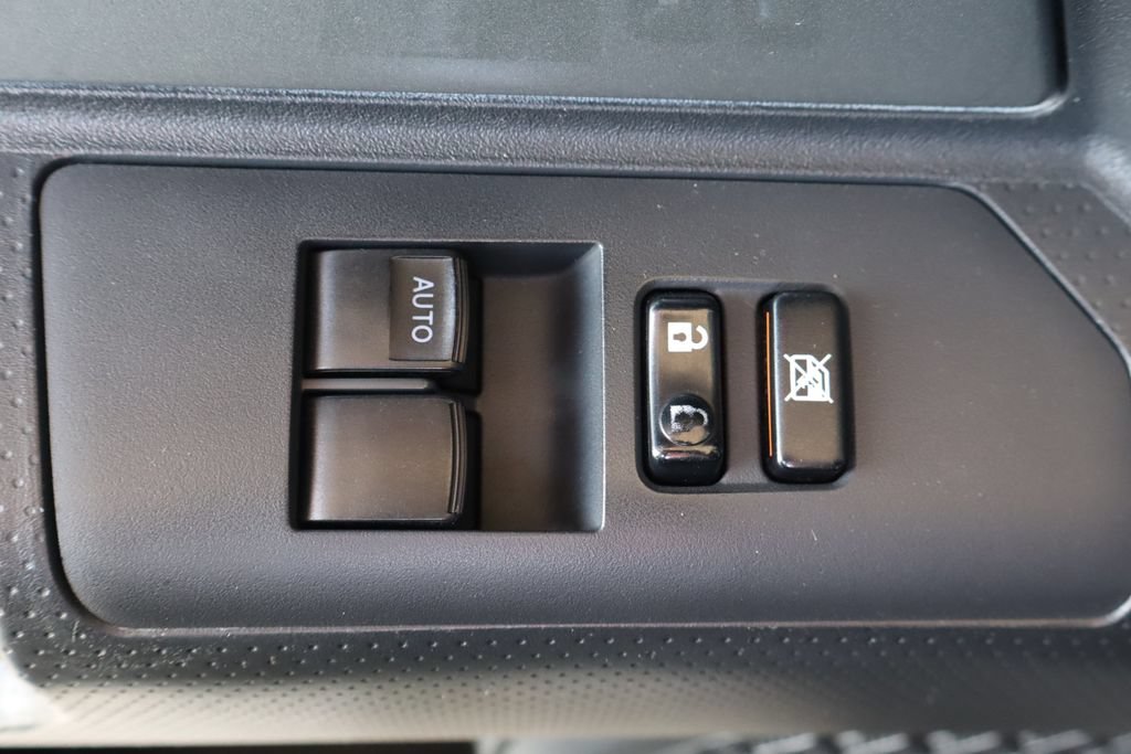 Used 2012 Toyota FJ Cruiser 4WD w/ Upgrade Pkg image 16