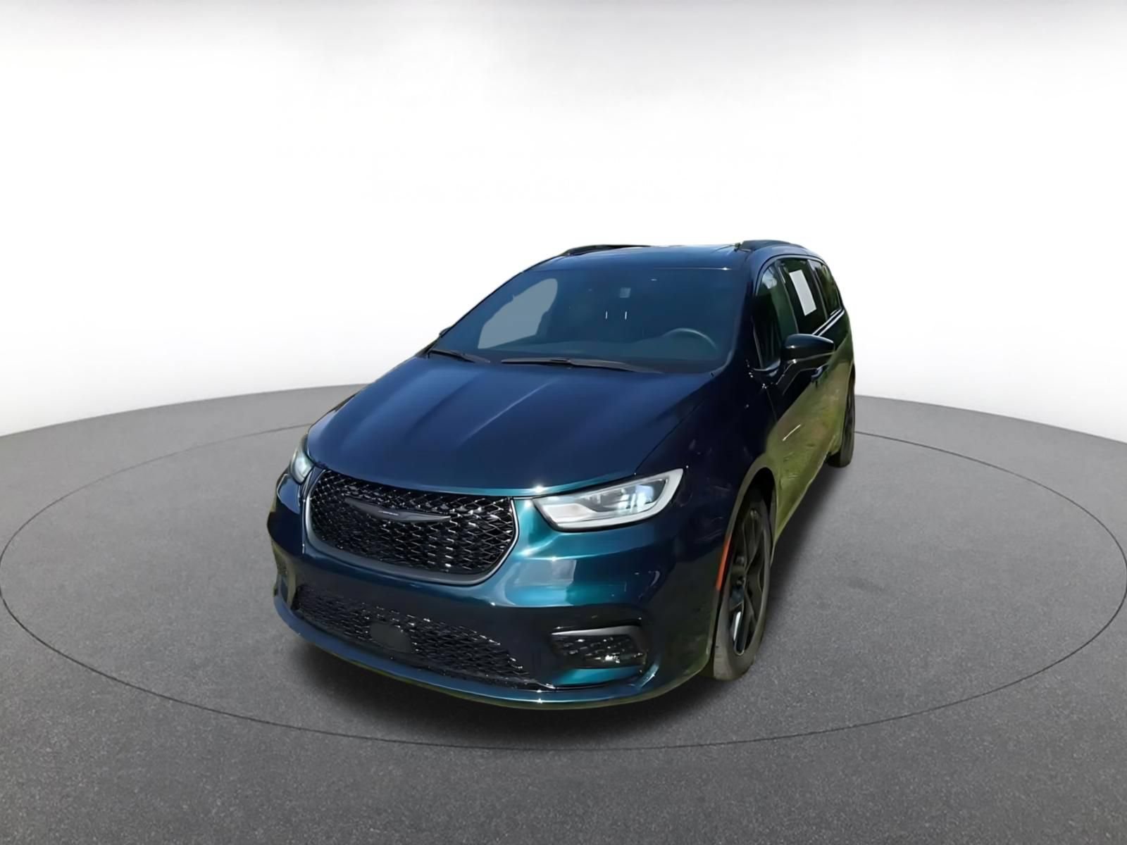 Used 2025 Chrysler Pacifica Limited FWD image 6