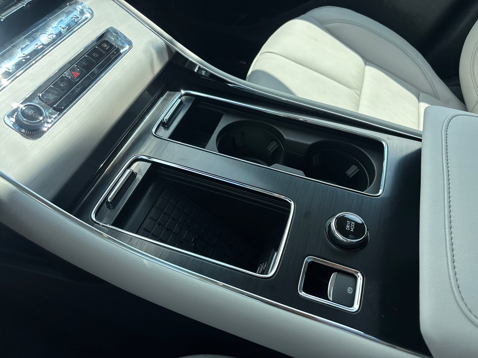 New 2026 Lincoln Aviator Reserve w/ Illumination Package AWD/4WD image 23