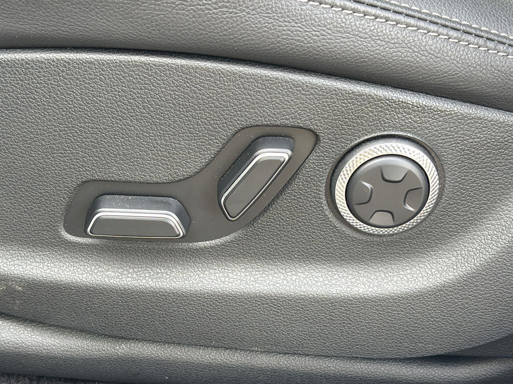 Certified 2026 Genesis GV70 2.5T AWD/4WD image 19