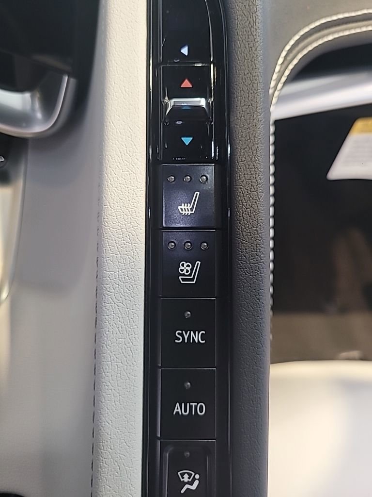 Certified 2025 Chevrolet Corvette Stingray Preferred Cpe w/ Z51 Performance Package image 21