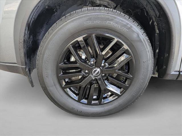 Used 2024 Nissan Rogue S image 23